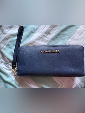 Michael Kors continental wallet